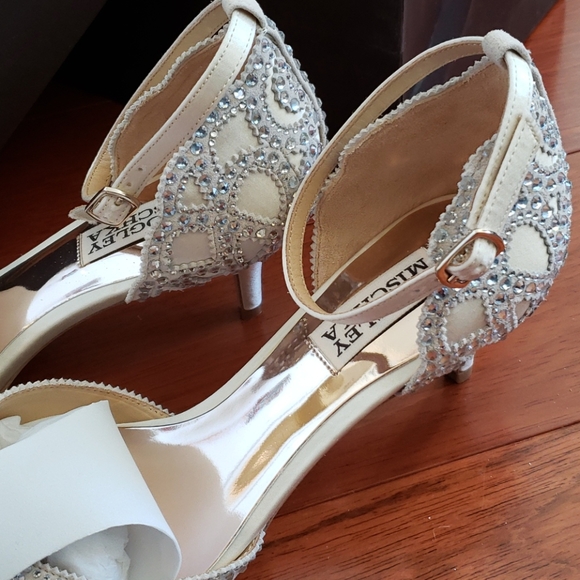 Badgley Mischka GILLIAN ANKLE STRAP EVENING SHOE - Picture 8 of 13